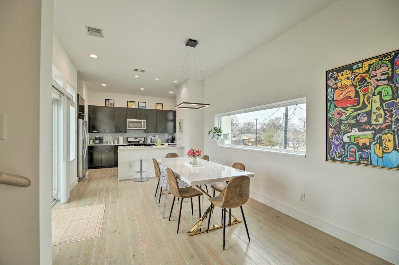 Downtown Townhome With Balcony And Yard! * Houston